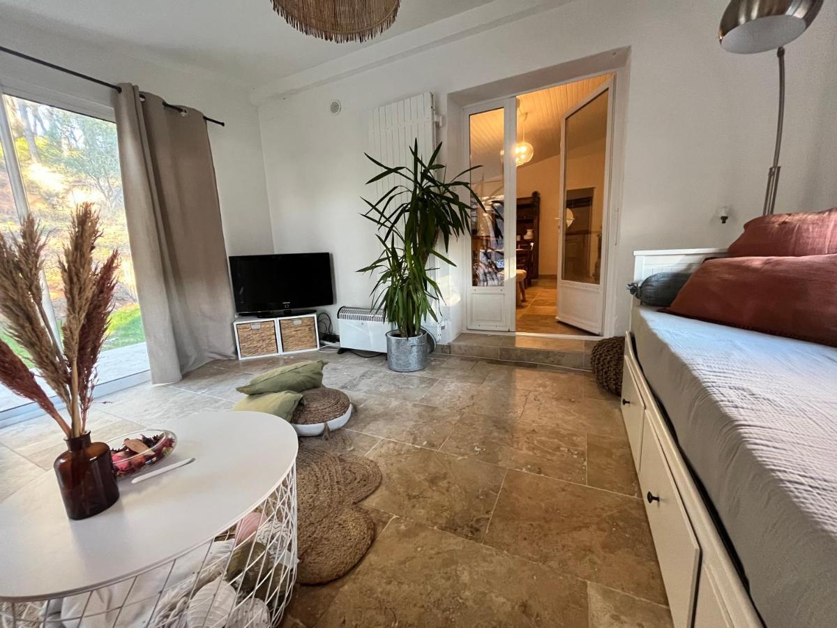 Maison Provencale Au Calme De La Campagne Avec Jacuzzi Aix-en-Provence Dış mekan fotoğraf